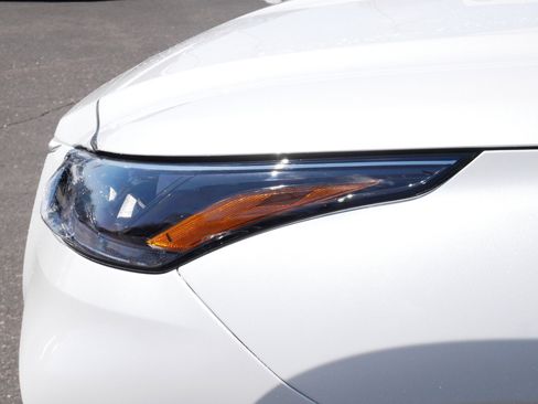 Certified 2026 Toyota Highlander XLE image 16