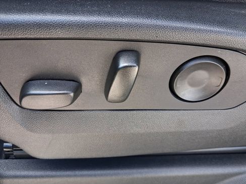 Used 2023 Chevrolet Suburban Z71 w/ Luxury Package image 23