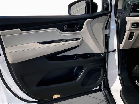 Certified 2025 Honda Odyssey EX-L image 21