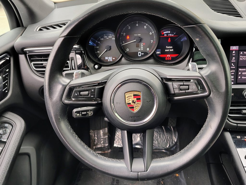 Used 2024 Porsche Macan AWD/4WD image 35