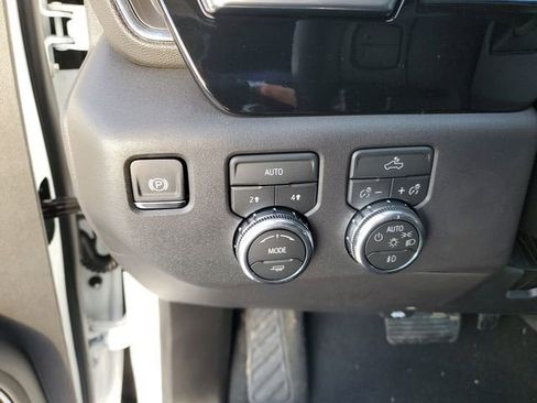 New 2026 GMC Sierra 1500 Elevation image 30