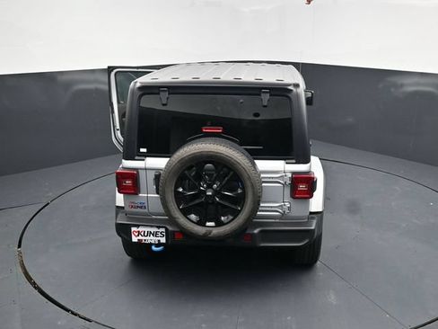 Used 2023 Jeep Wrangler Unlimited Sahara w/ Cold Weather Group AWD/4WD image 44