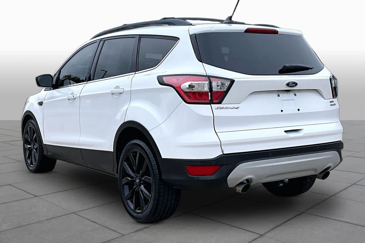 Used 2018 Ford Escape SEL FWD image 12