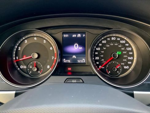 Used 2021 Volkswagen Atlas Cross Sport SE image 27