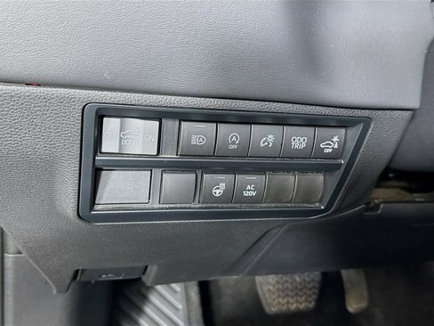 Used 2023 Toyota Tundra Platinum AWD/4WD image 10