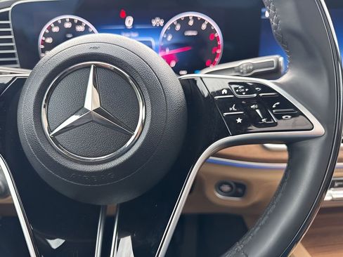 Used 2024 Mercedes-Benz GLE 350 4MATIC image 18