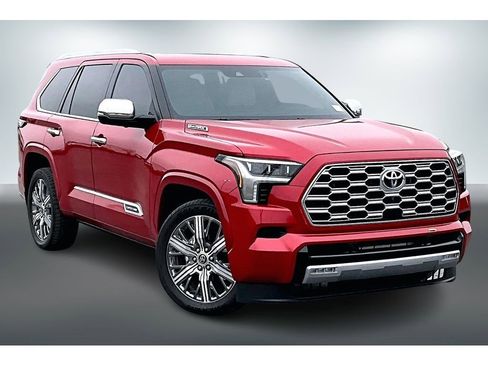 Used 2024 Toyota Sequoia Capstone image 3