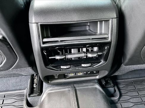 Used 2023 Jeep Grand Cherokee Trailhawk AWD/4WD image 16