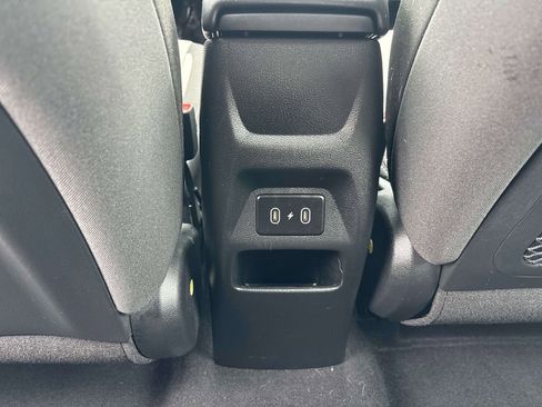 Used 2024 Hyundai Venue SEL image 12