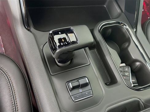 Used 2025 GMC Sierra 1500 AT4 w/ AT4 Premium Package AWD/4WD image 19