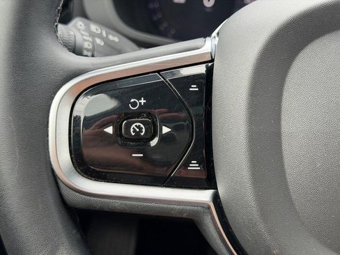 Certified 2023 Volvo XC60 B5 Ultimate w/ Climate Package AWD/4WD image 17