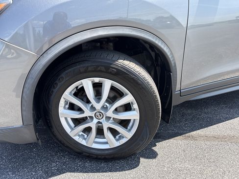 Used 2018 Nissan Rogue SV AWD/4WD image 3
