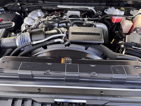 Used 2024 GMC Sierra 2500 AT4 w/ AT4 Premium Plus Package AWD/4WD image 33