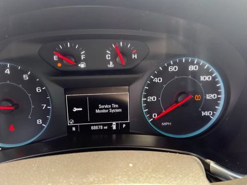 Used 2019 Chevrolet Equinox LS w/ LS Convenience Package FWD image 12
