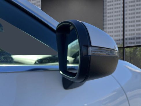 Used 2025 Mercedes-Benz CLA 250 4MATIC image 11