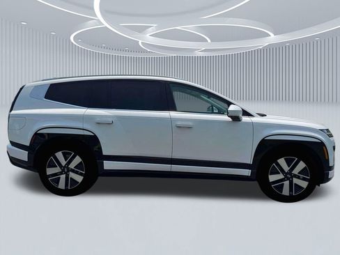 New 2026 Hyundai Ioniq 9 SEL image 9