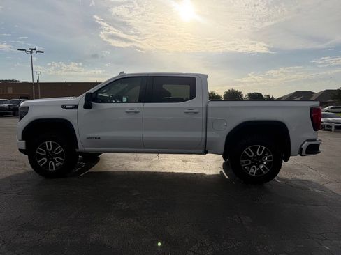 Used 2024 GMC Sierra 1500 AT4 w/ Technology Package AWD/4WD image 12
