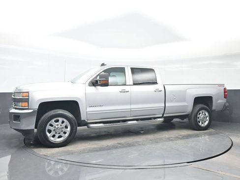 Used 2015 Chevrolet Silverado 2500 LT w/ LT Convenience Package AWD/4WD image 2