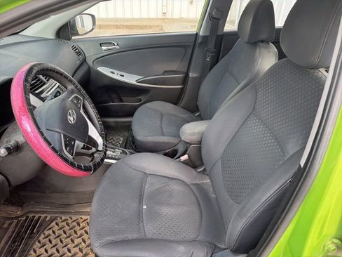 Used 2012 Hyundai Accent SE FWD image 9