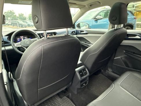 Used 2024 Volkswagen Taos SE w/ Panoramic Sunroof Package AWD/4WD image 21