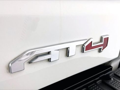 Used 2020 GMC Sierra 1500 AT4 w/ Off-Road Performance Package image 7