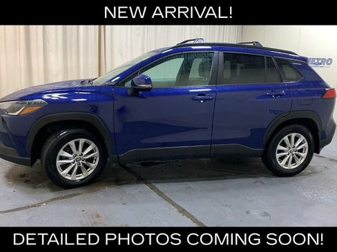 Used 2022 Toyota Corolla Cross LE AWD/4WD image 6
