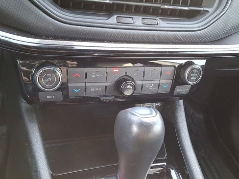 Used 2023 Jeep Compass Altitude w/ Sun and Sound Group image 17