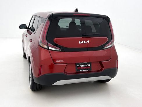 Used 2023 Kia Soul LX FWD image 8