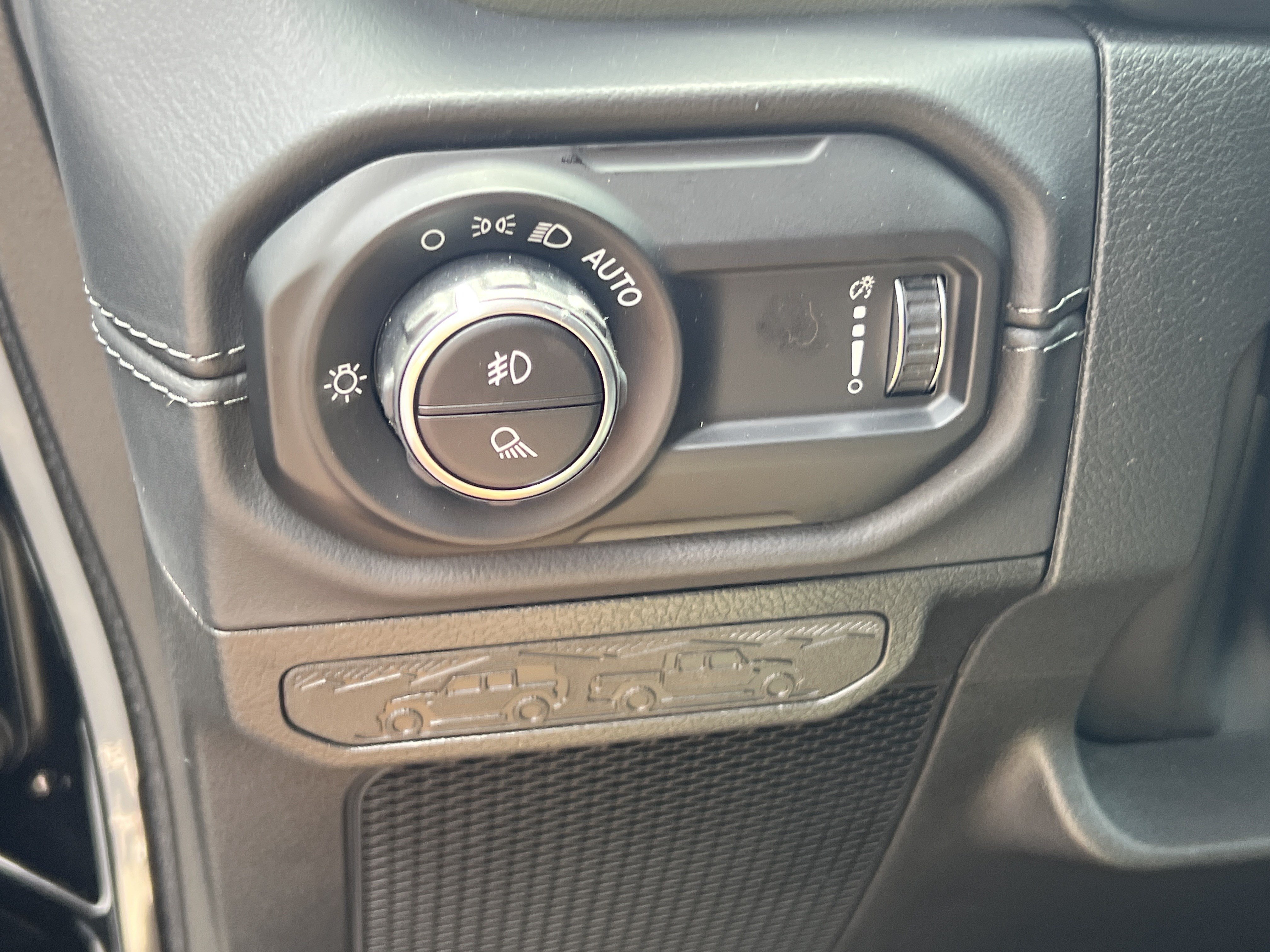 New 2026 Jeep Gladiator Mojave AWD/4WD image 28