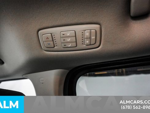 Used 2024 Kia Carnival LX FWD image 17