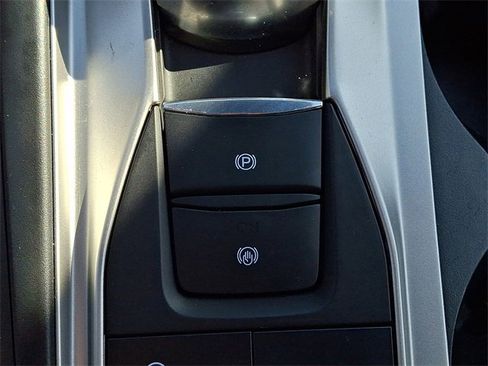 Certified 2020 Ford Explorer XLT image 24