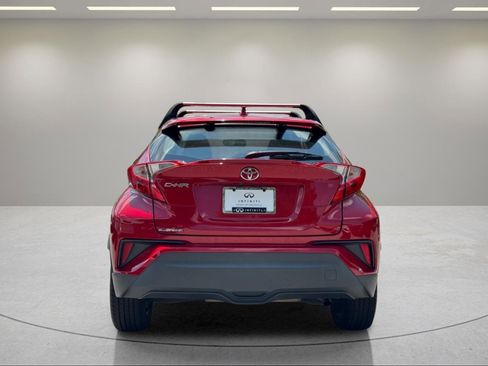 Used 2021 Toyota C-HR XLE FWD image 4