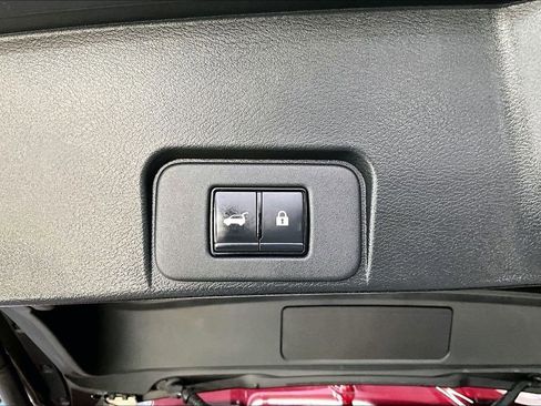Used 2023 Nissan Rogue Platinum AWD/4WD image 25