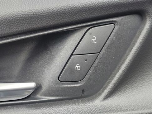 New 2026 Chevrolet Equinox LT w/ Safety and Technology Package FWD image 30