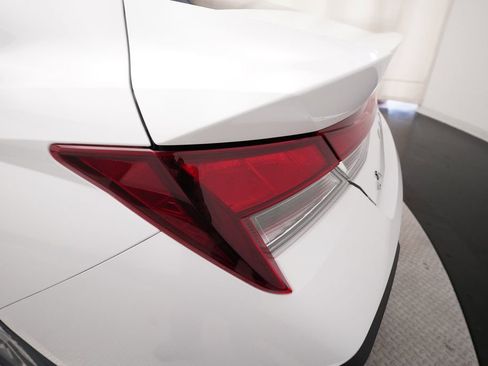 Used 2024 Hyundai Elantra SEL FWD image 31