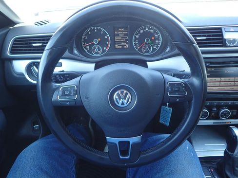 Used 2012 Volkswagen Passat 2.5 SE FWD image 13