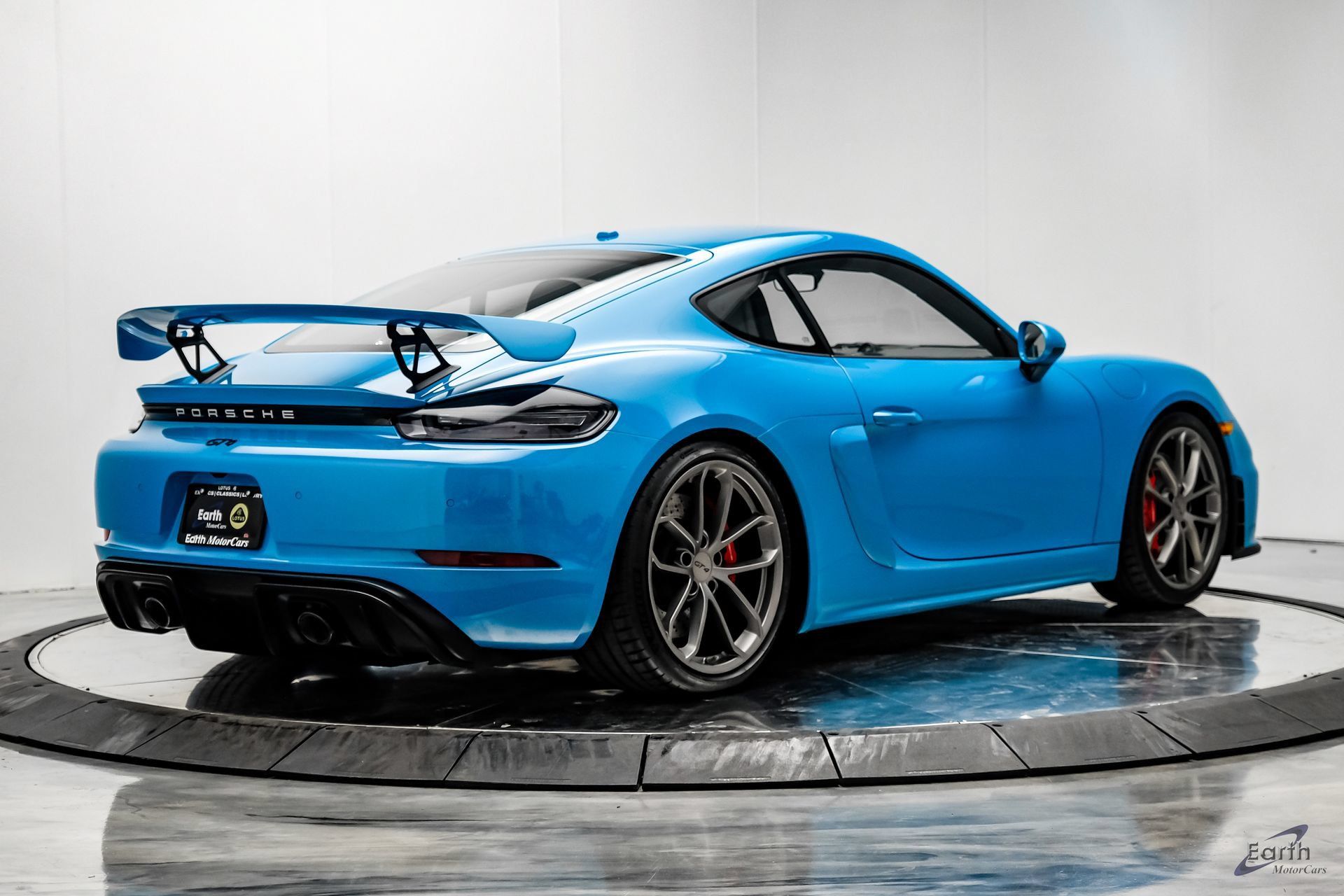 Used 2020 Porsche 718 Cayman GT4 RWD image 16