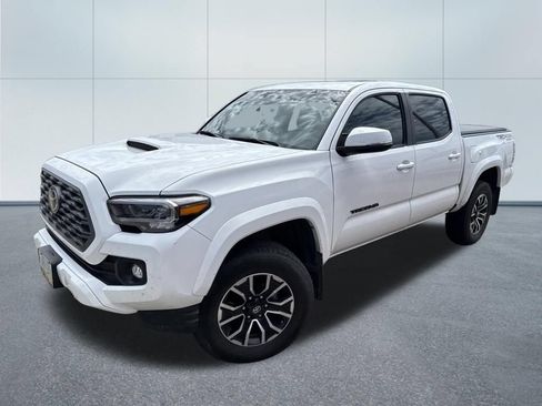 Used 2023 Toyota Tacoma TRD Sport w/ TRD Premium Sport Package AWD/4WD image 6