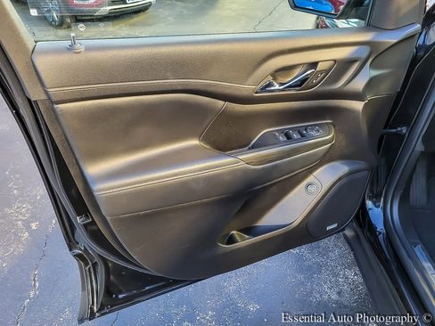 Certified 2023 GMC Acadia SLT image 25