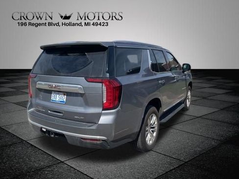 Used 2021 GMC Yukon SLT w/ SLT Premium Package image 3