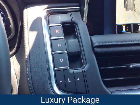 Certified 2024 Chevrolet Tahoe Z71 w/ Luxury Package AWD/4WD image 4
