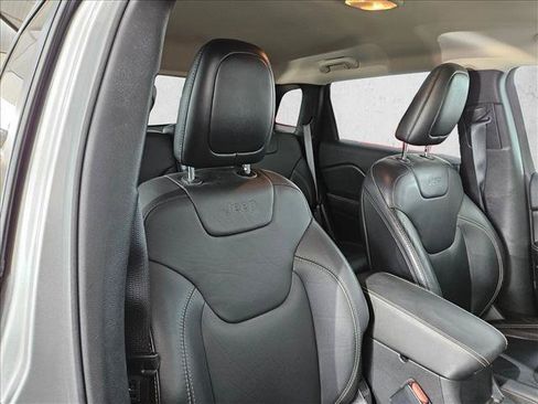 Used 2016 Jeep Cherokee Limited AWD/4WD image 18