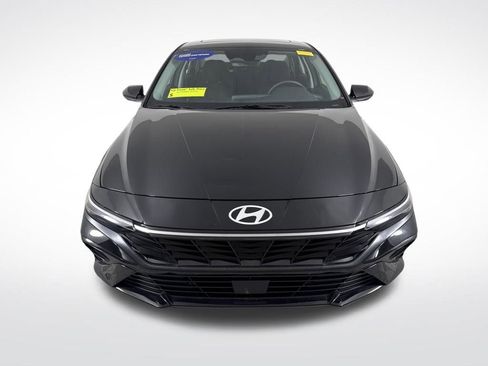 Used 2025 Hyundai Elantra SEL image 11