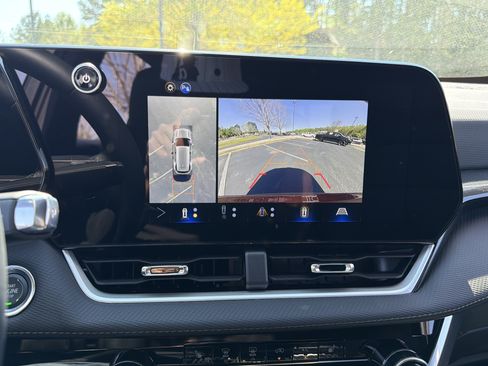 Used 2026 Chevrolet Equinox LT w/ Safety and Technology Package FWD image 28