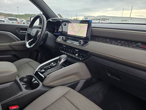 Used 2024 Chevrolet Colorado ZR2 w/ ZR2 Convenience Package III image 21