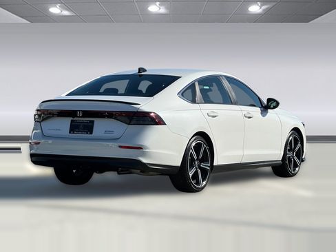 Used 2024 Honda Accord Sport image 8