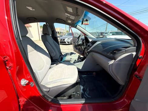 Used 2016 Hyundai Accent SE image 35