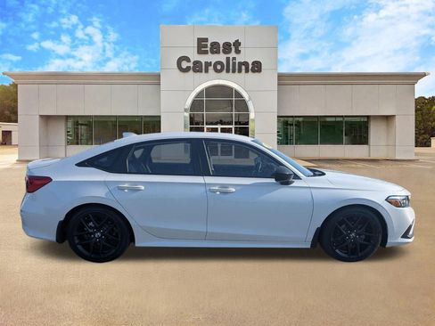 Used 2022 Honda Civic Sport image 2