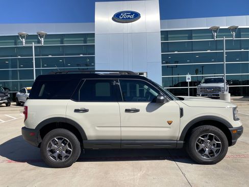 Used 2024 Ford Bronco Sport Badlands image 6