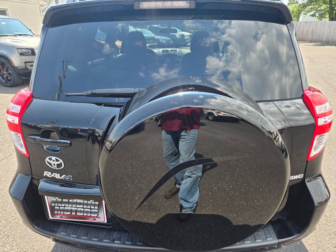 Used 2011 Toyota RAV4 Limited w/ Limited Extra Value Pkg AWD/4WD image 7